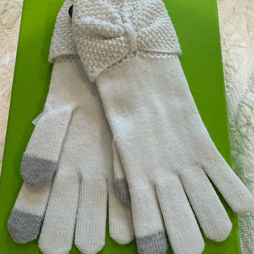 White Knit Gloves with Bow Accent